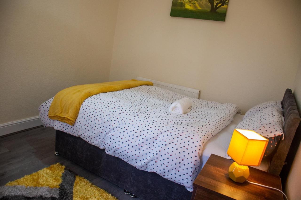 Royale Green View House- Free Parking, Wifi, Perfect For Contractors And Holiday Нортхамптън Екстериор снимка