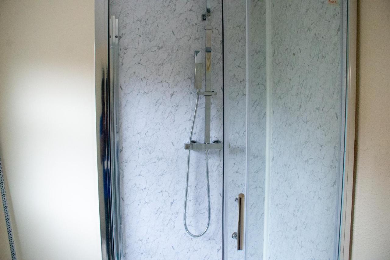 Royale Green View House- Free Parking, Wifi, Perfect For Contractors And Holiday Нортхамптън Екстериор снимка