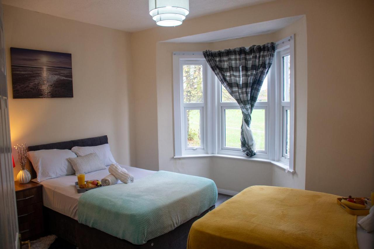 Royale Green View House- Free Parking, Wifi, Perfect For Contractors And Holiday Нортхамптън Екстериор снимка
